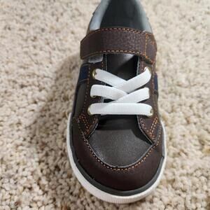 RIGHT ONLY  See Kai Run Brown Sneaker Size 11 - C26